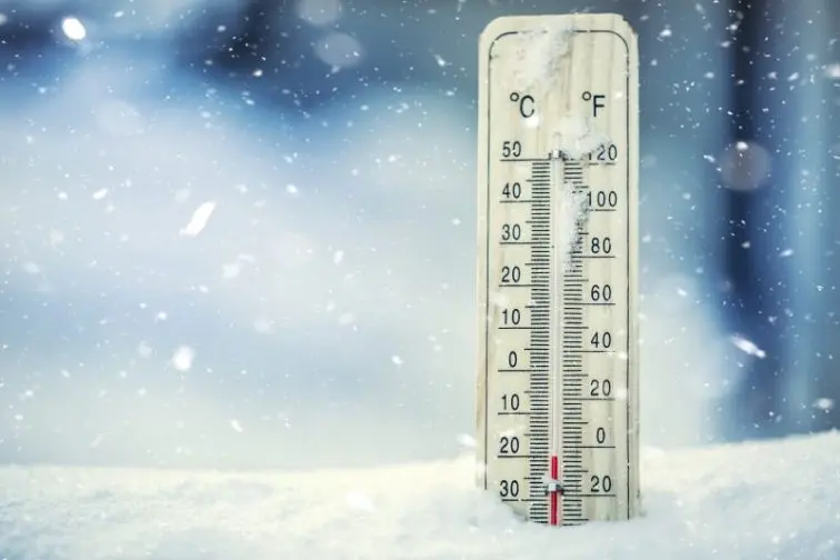 thermometer-on-snow-shows-low-temperatures-under-zero-low-temperatures-in-degrees-celsius-and-fahrenheit-cold-winter-weather-twenty-under-zero