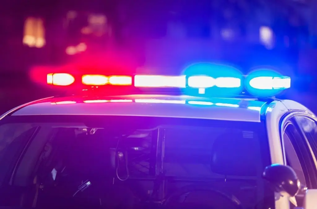 flashing-lights-on-top-of-police-patrol-car-picture-id521989614-1024x675