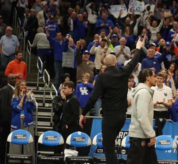 pope-waves-to-the-fans-copy