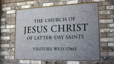 Welcome sign outside the entrance of The Church of Jesus Christ of Latter-day Saints saying 'visitors welcome'. Prescott Valley^ Arizona^ United States - March 28 2020