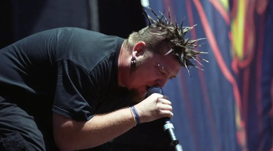 Vocalist Dave Williams of the Heavy Metal band Drowning Pool performs in concert June 6^ 2001 at Mile High Stadium in Denver^ CO.