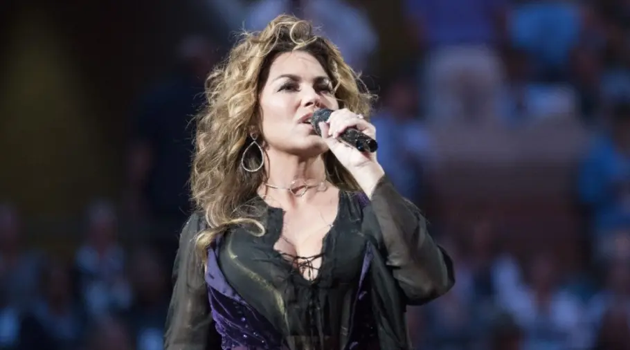 Shania Twain performs during opening ceremony at US Open Championships day 1 at Billie Jean King Tennis center New York^ NY USA - August 28^ 2017