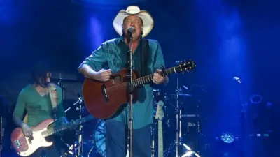 Tracy Lawrence performs at the CountryFlo Music and Camping Festival on November 4^ 2016 in Lake Wales^ Florida.