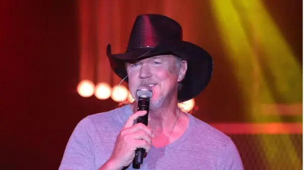 Trace Adkins adds more dates to his 30th Anniversary Tour