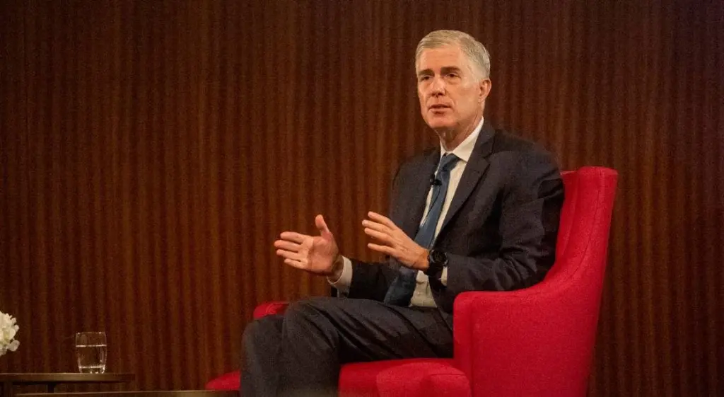 neil_gorsuch_1120x614-2