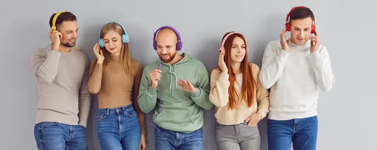 people-listening-to-podcasts