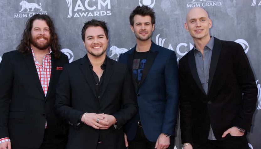 Eli Young Band Scores No. 1 Single With "Love Ain't" | Q103.1