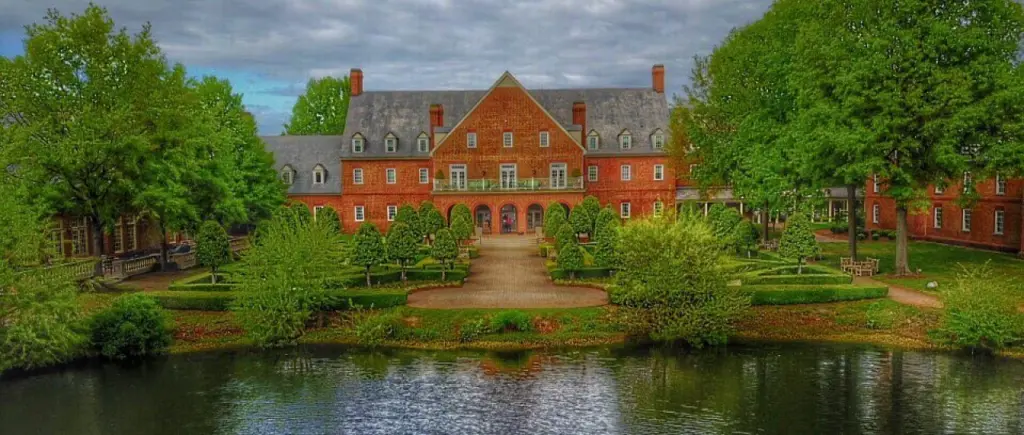 68e02eee6d23b52f9696681d_founders-wide