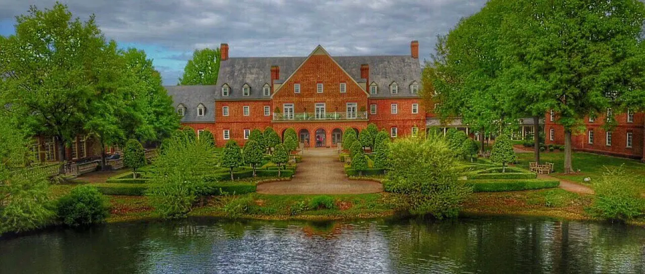 68e02eee6d23b52f9696681d_founders-wide