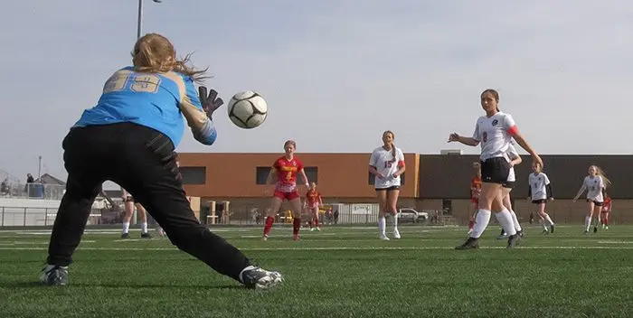 girls-soccer-4-18-23
