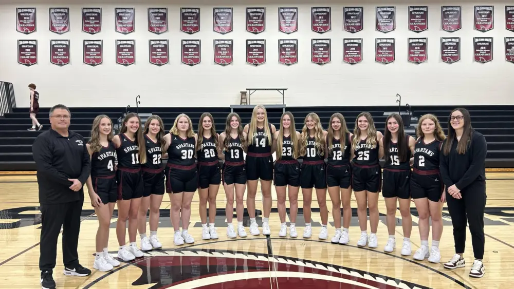 exira-girls-basketball-team-picture-2