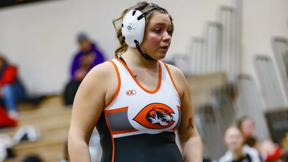 emma-grossman-wrestling-pic-signing-with-iccc-3