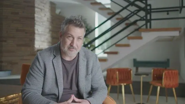 m_joey20fatone20boy20bands20doc_03242615348