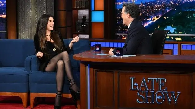 e_annehathawayoncolbert_041626758933