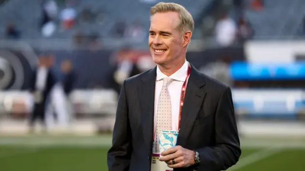 getty_joebuck_100826351354