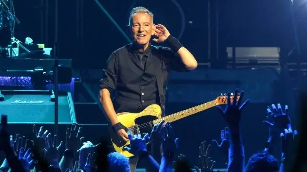 getty_brucespringsteen_041026196811