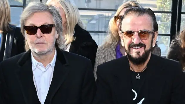 getty_paulmccartneyringostarr_041726107668