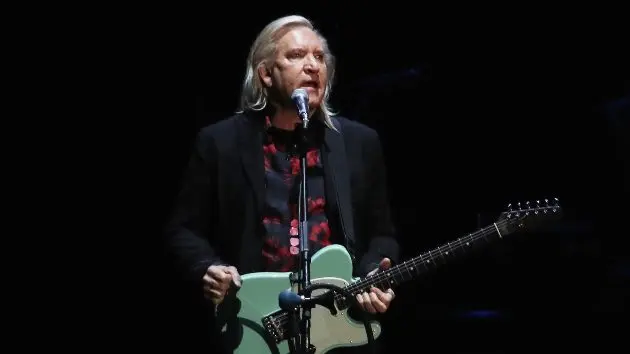 getty_joewalsh_042026797597