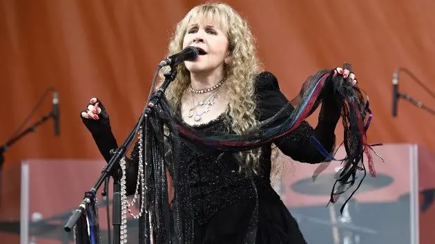 getty_stevienicks_042726615918