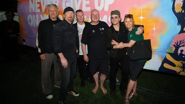 m_u2streetworldcupfinals_051526285923