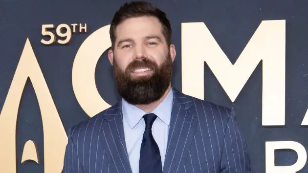 m_jordandaviscmaawardscarpet2025abc640125