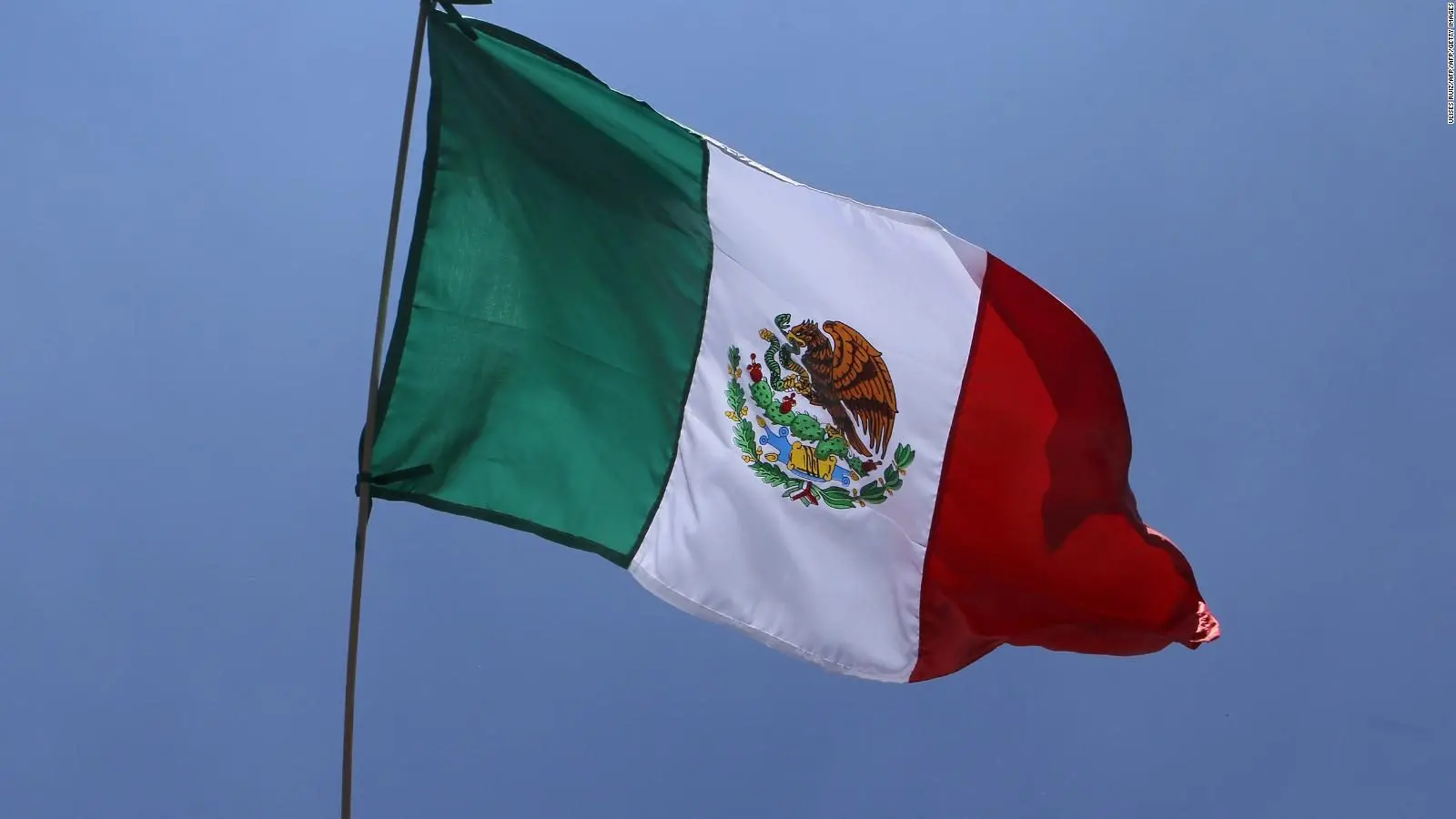 180626183459-mexico-bandera-full-169