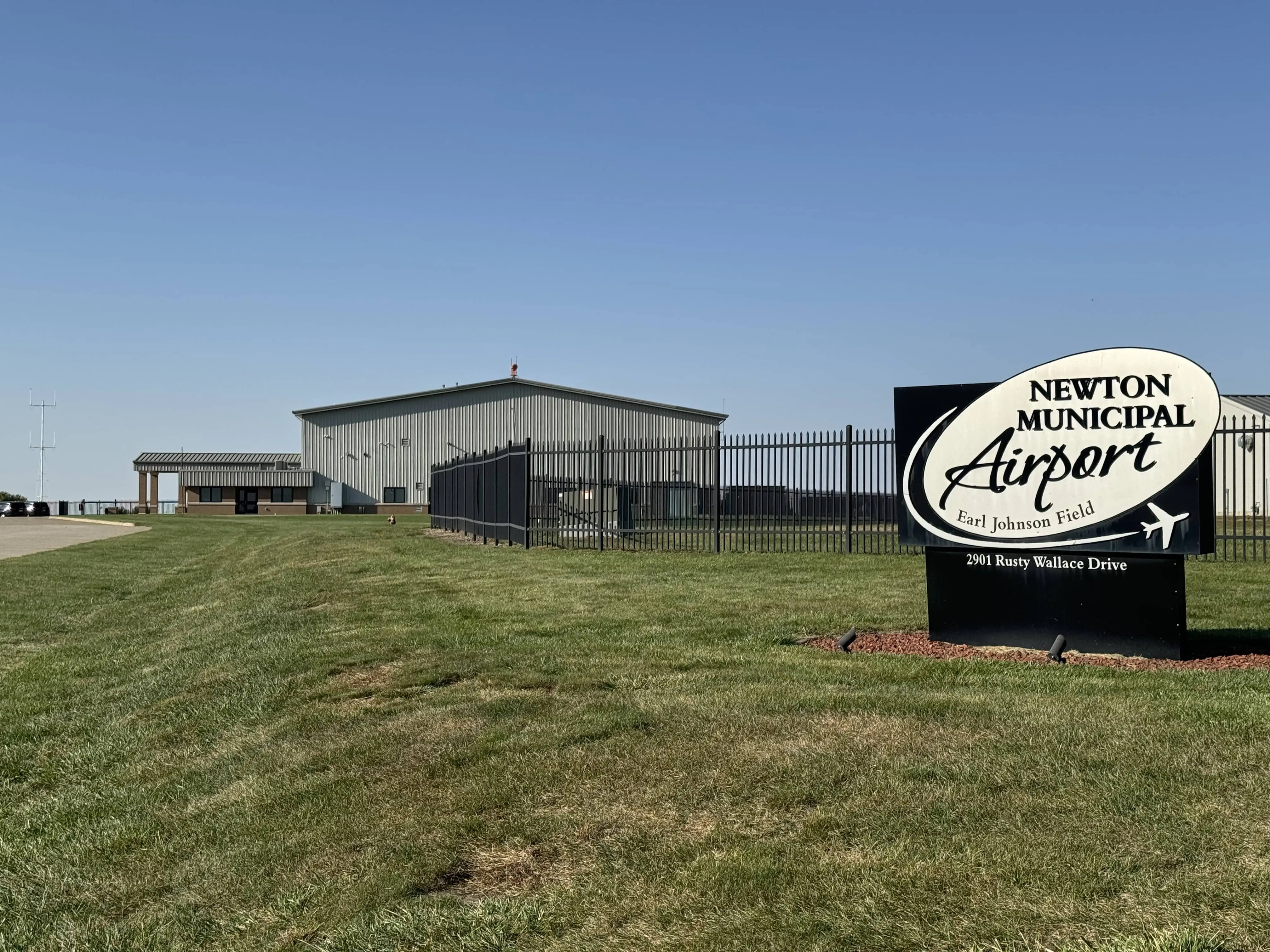State Grant Awarded To Replace Failing Newton Airport Beacon | KNIA - KRLS