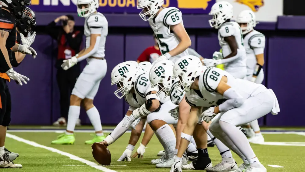 pella-football-at-the-dome-2025-vs-sbl-06398743