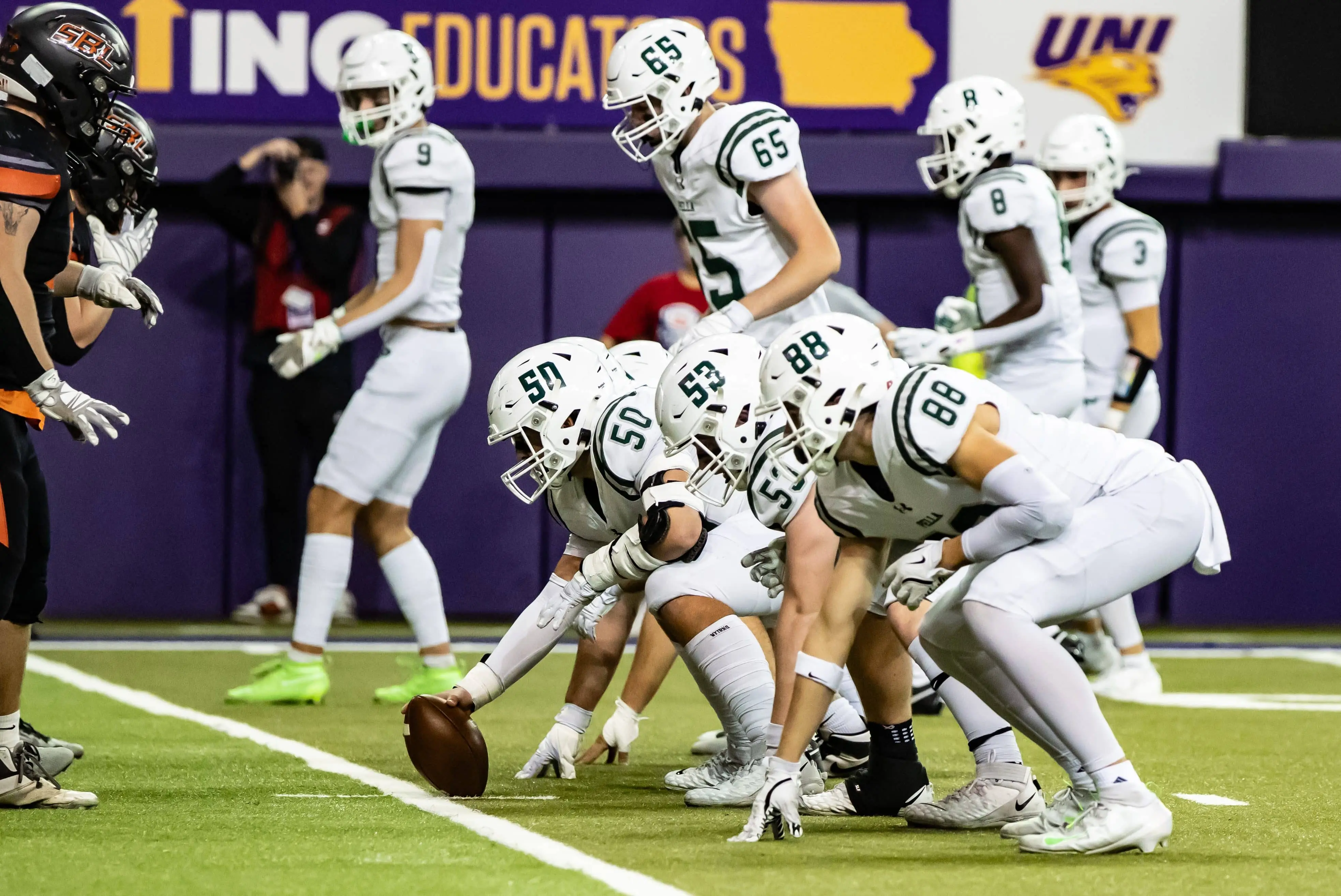 pella-football-at-the-dome-2025-vs-sbl-06398743