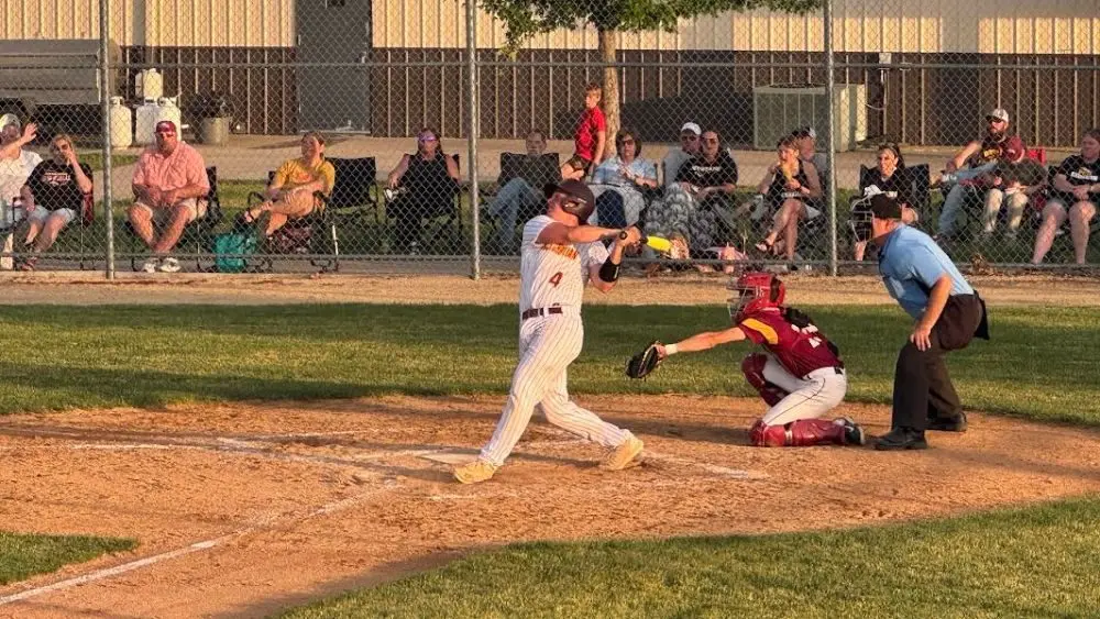Pella Christian Softball Dominates Moravia, Baseball Falls to the Mohawks