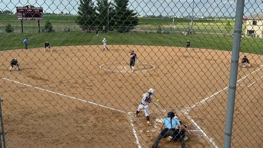 Big Seventh Inning Leads Pella Christian Softball Past Pella