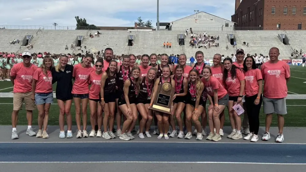 1-pc-girls-track-goes-back-to-back
