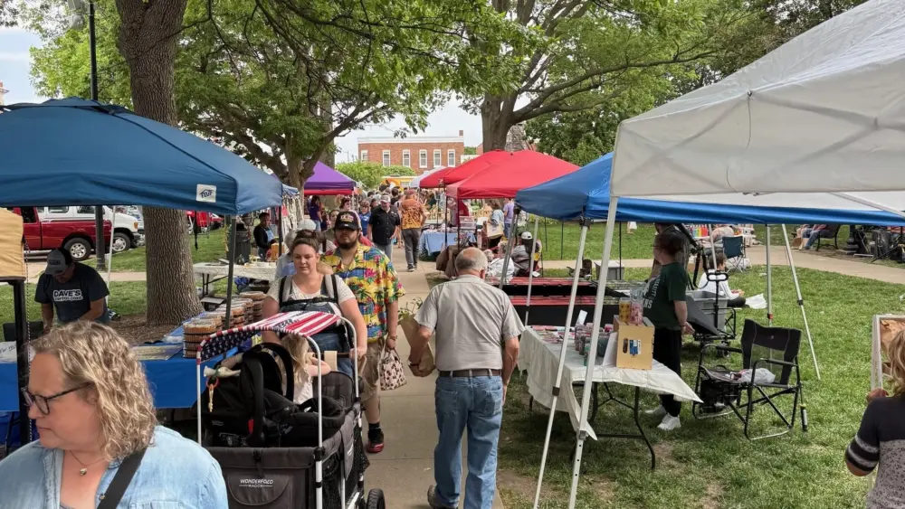 Pella Farmers Market to Continue Through End of September