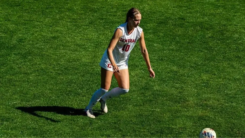 central-womens-soccer-emerson-holle