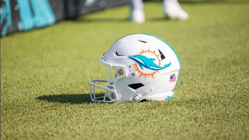 Miami Dolphins RB De’Von Achane suffers season-ending torn ACL injury