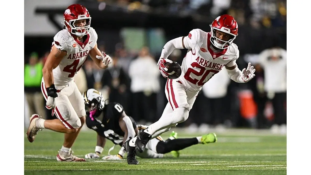 Arkansas football beats Vanderbilt to snap 14-game SEC losing streak | KTLO