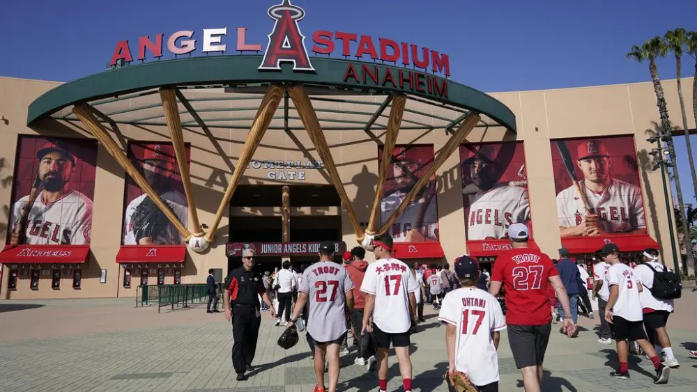 angels-stadium-lease-baseball