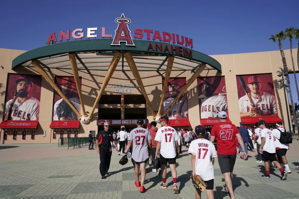 angels-stadium-lease-baseball