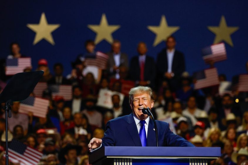 At midterm convention, Trump pledges cash to voters if Republicans hold Congress