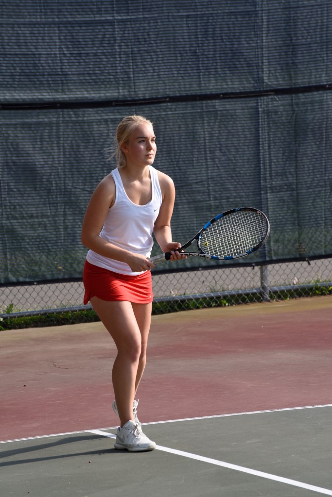 GHS senior Maitlyn Murhpy awaits a serve in a recent match vs Fairfield Ludlowe (Marilyn Roos Photography)