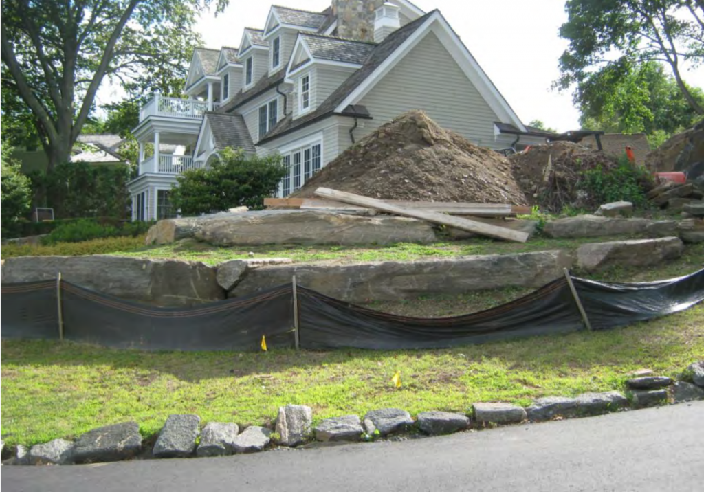 The Byram African American Cemetery Site in August 2014. Facing south from Byram Dock Street toward the house at 11 Byram Dock Street. (Document Study Photo)
