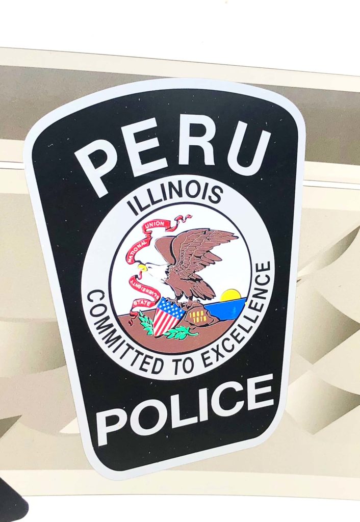 Officers commended for efforts after rescuing woman from pond - Vimarsana News