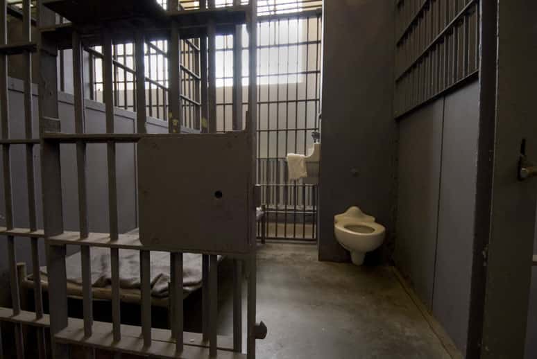 Illinois prisons pause county intakes due to pandemic - Vimarsana News