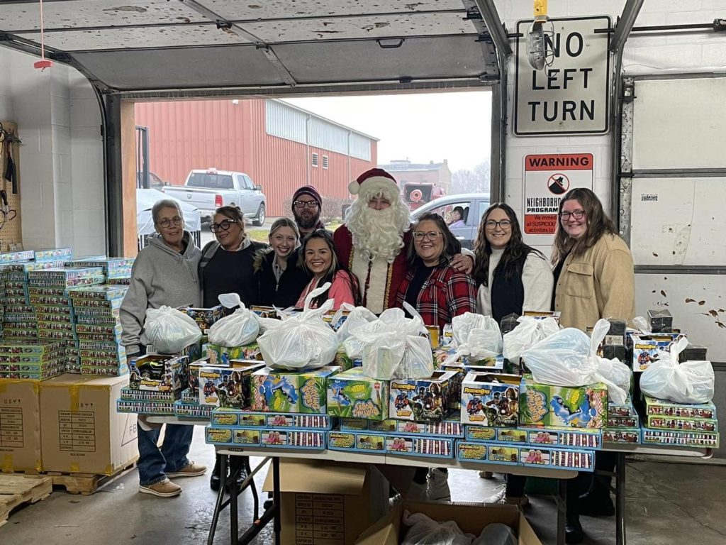 Holiday cheer spread Saturday in Mendota during toy giveaway - Vimarsana News