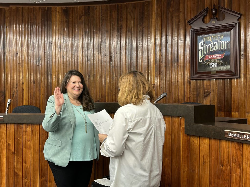 Tara Bedei swears in as Streator's mayor for 4-year term - Vimarsana News