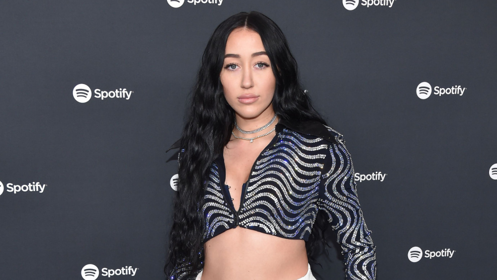 Noah Cyrus collaborates with Death Cab For Cutie frontman Benjamin Gibbard on 'Every Beginning Ends' - Vimarsana News