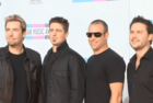 nickelback_amas_2011-png