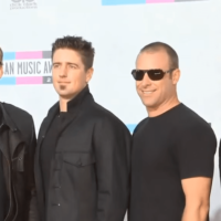 nickelback_amas_2011-png