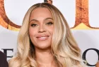 Beyonce at '‘Mufasa: The Lion King’ World Premiere on December 09^ 2024 in Hollywood^ CA