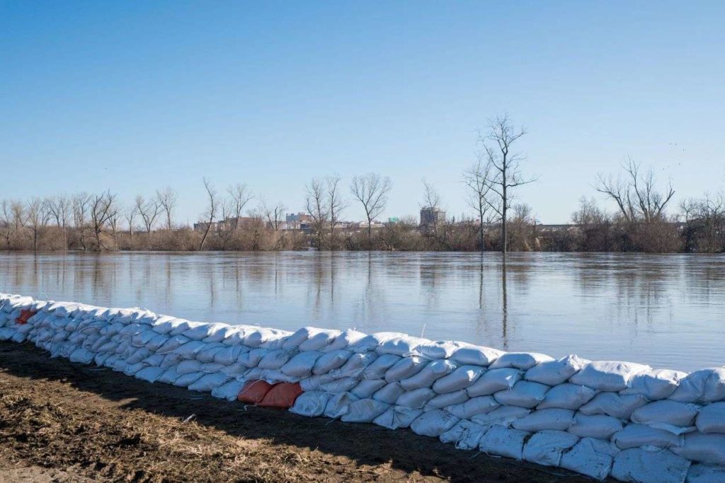 Repairs continue 3 years after Missouri River flood; navigation season uncertain - Vimarsana News